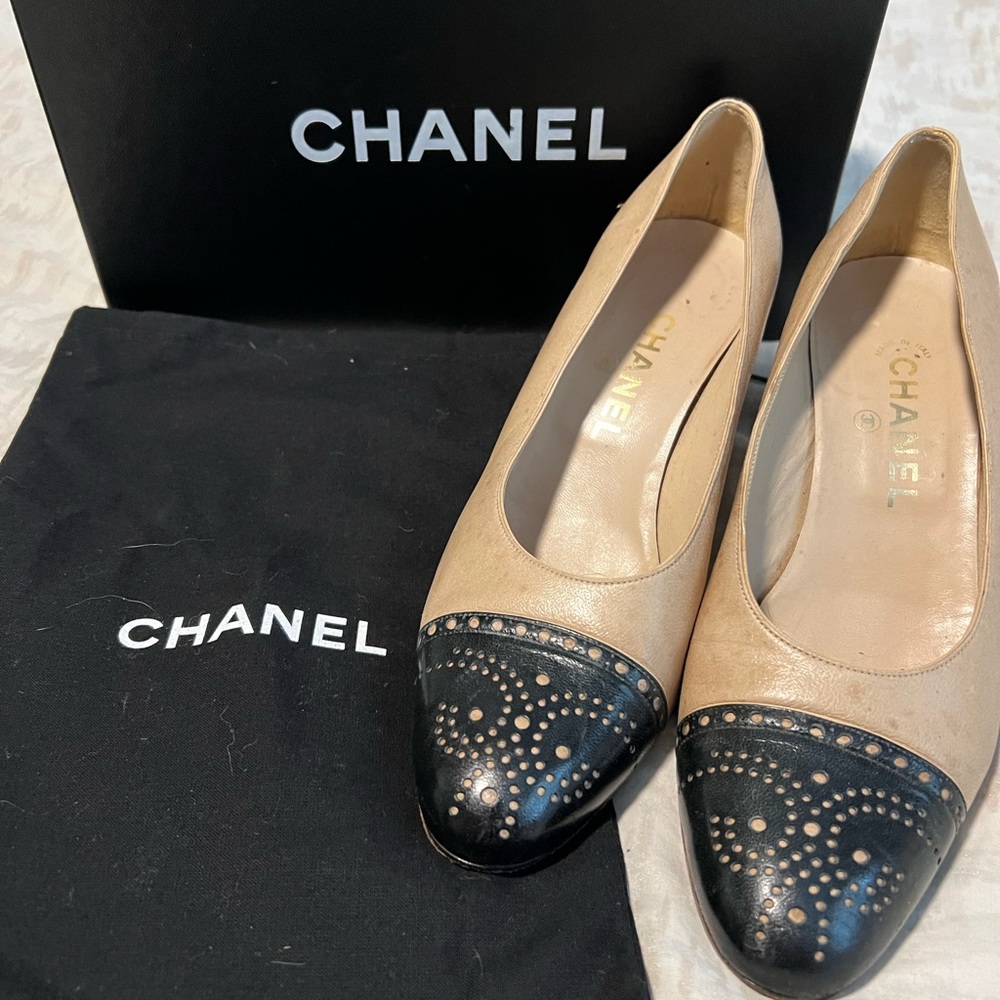 Vintage Authentic Chanel Leather Heels size 39